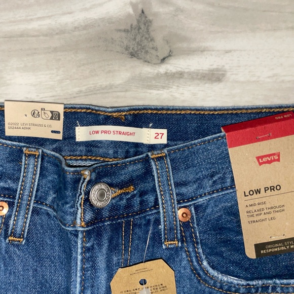 SOLD✨Levi’s low pro jeans - Picture 5 of 8